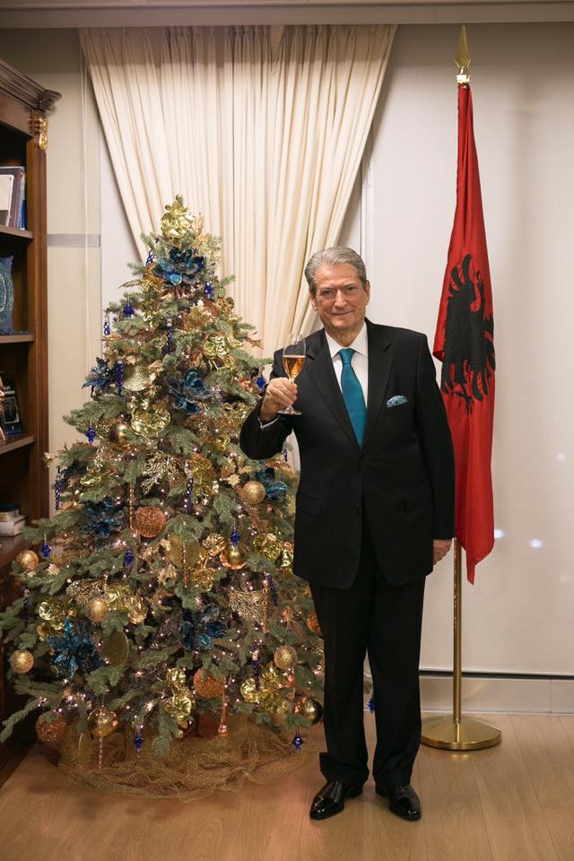 Sali Berisha ironi me Blendi Fevziun