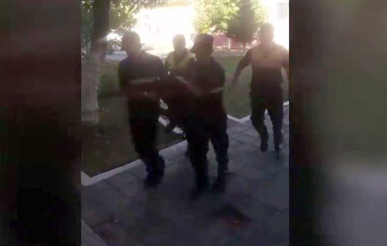 VIDEO & EMRI/ Bulqizë, arrestohet i shumëkërkuari, tentoi ti ikte Policisë si nëpër filma