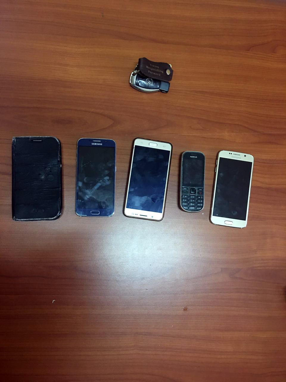 EMRA & VIDEO/ Tiranë, me thika e kokainë në makinë, arrestohen dy persona