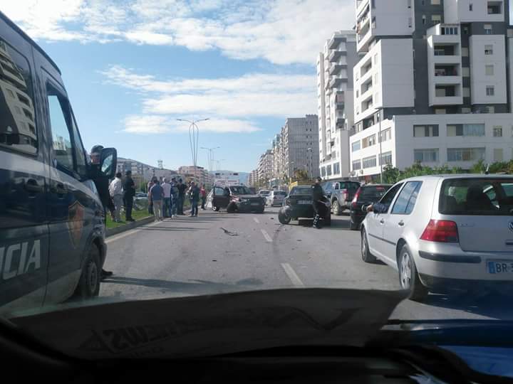 FOTO/ Vlorë, aksident në Transballkanik, fuoristrada përplaset me “Audin”