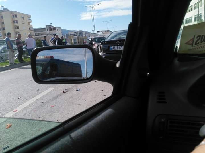 FOTO/ Vlorë, aksident në Transballkanik, fuoristrada përplaset me “Audin”