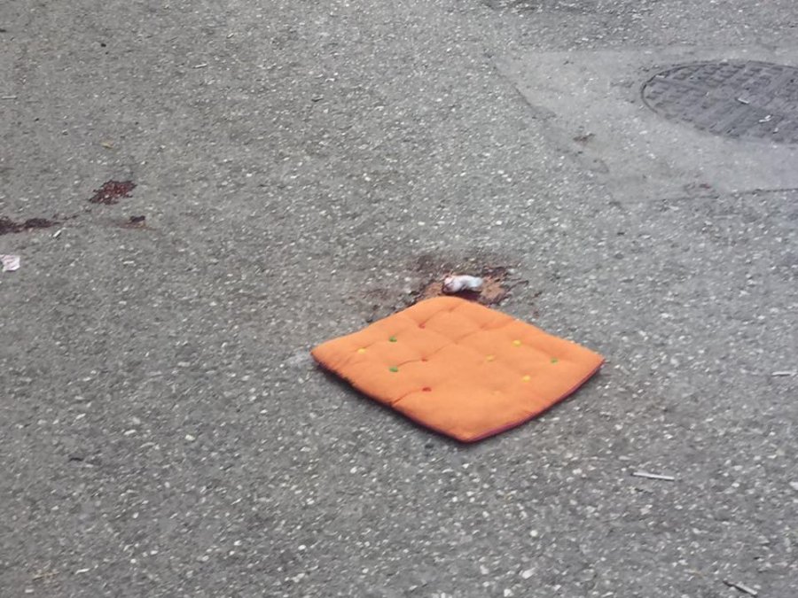 FOTO GALERI/ Fier, ja ballkoni dhe vendi ku u rrëzua sot 29-vjeçarja