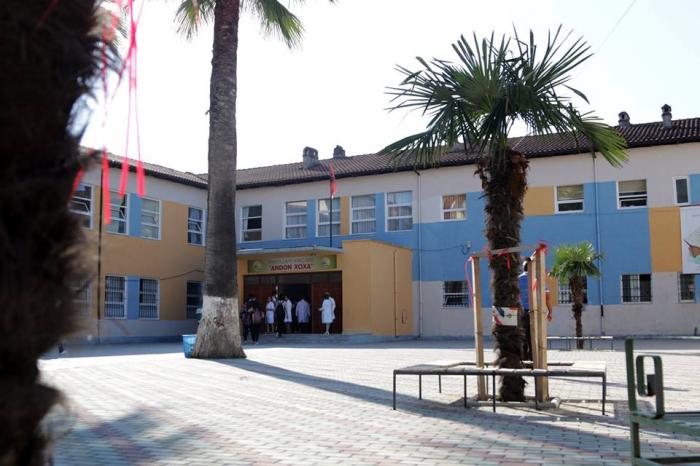 Fier, “arratisen” për azil, 1700 nxënës më pak në shkolla