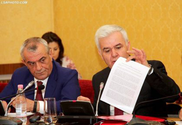 Basha i kërkon Ramës: Shkarko Gramoz Rucin, arresto vëllanë e Fatmir Xhafajt