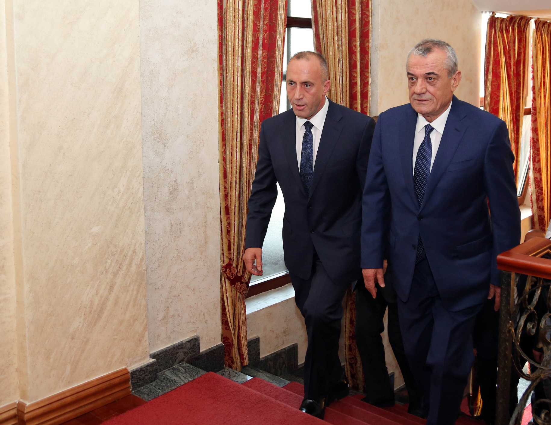 FOTO GALERI/ Ramush Haradinaj bën bashkë Gramoz Ruçin dhe Edi Palokën