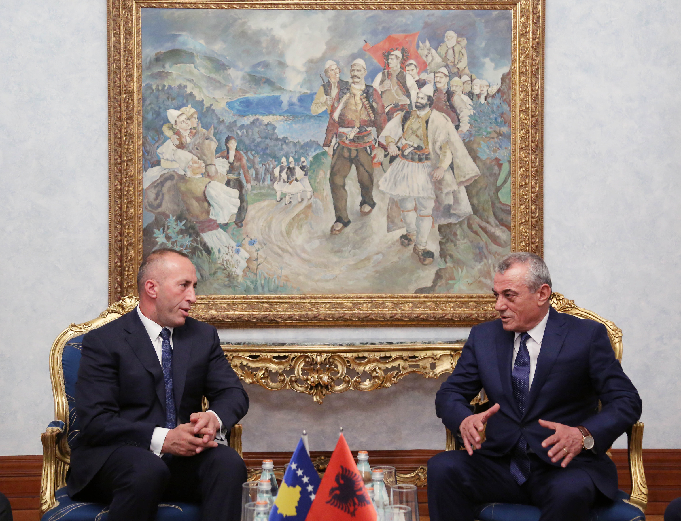 FOTO GALERI/ Ramush Haradinaj bën bashkë Gramoz Ruçin dhe Edi Palokën