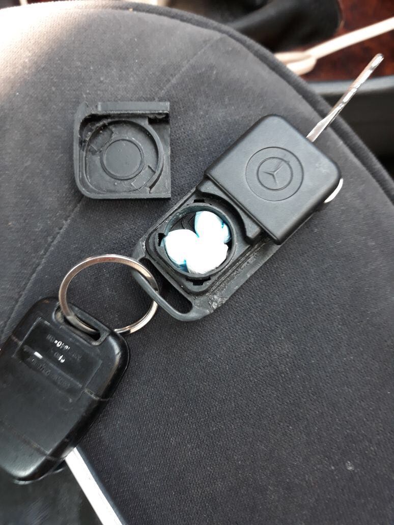 FOTO/ Drogë në çorape dhe në çelësat e makinës, arrestohet laçjani