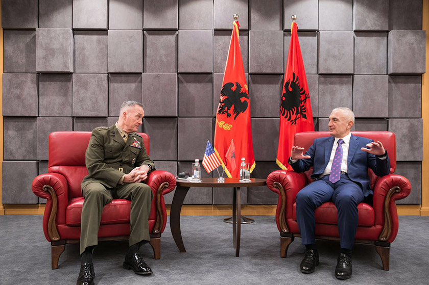 FOTO GALERI/ Presidenti Meta priti Shefin e Shtabeve të Bashkuara të SHBA-ve, ja për çfarë biseduan