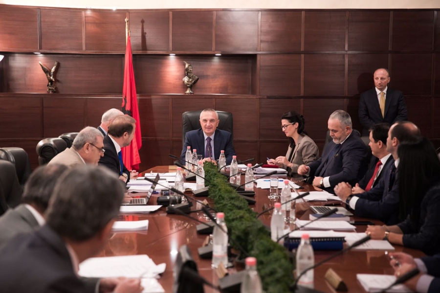 FOTO/ Meta mbledh për herë të parë KLD-në, ja pikat e nxehta të diskutimit