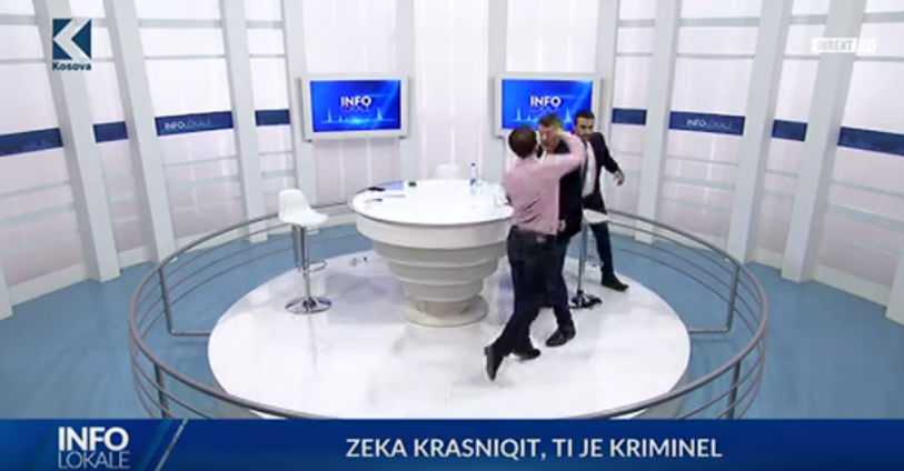VIDEO & EMRAT/ Kosovë, dy deputetë përleshen fizikisht “live” në studion e televizionit