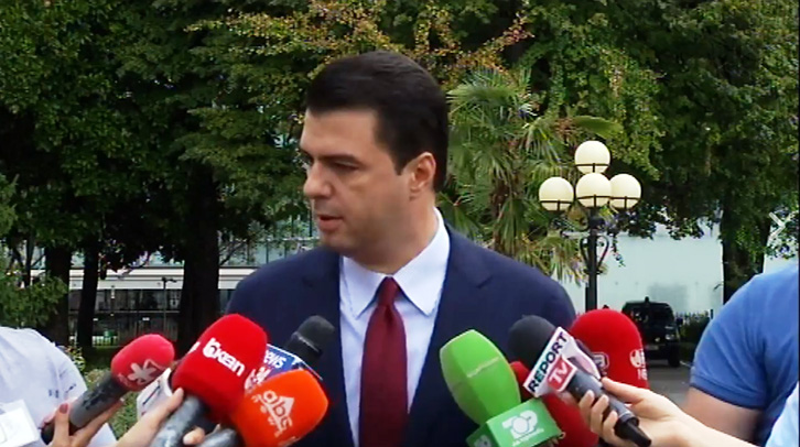 Basha ironizon kryeministrin dhe programin politik qeverisës