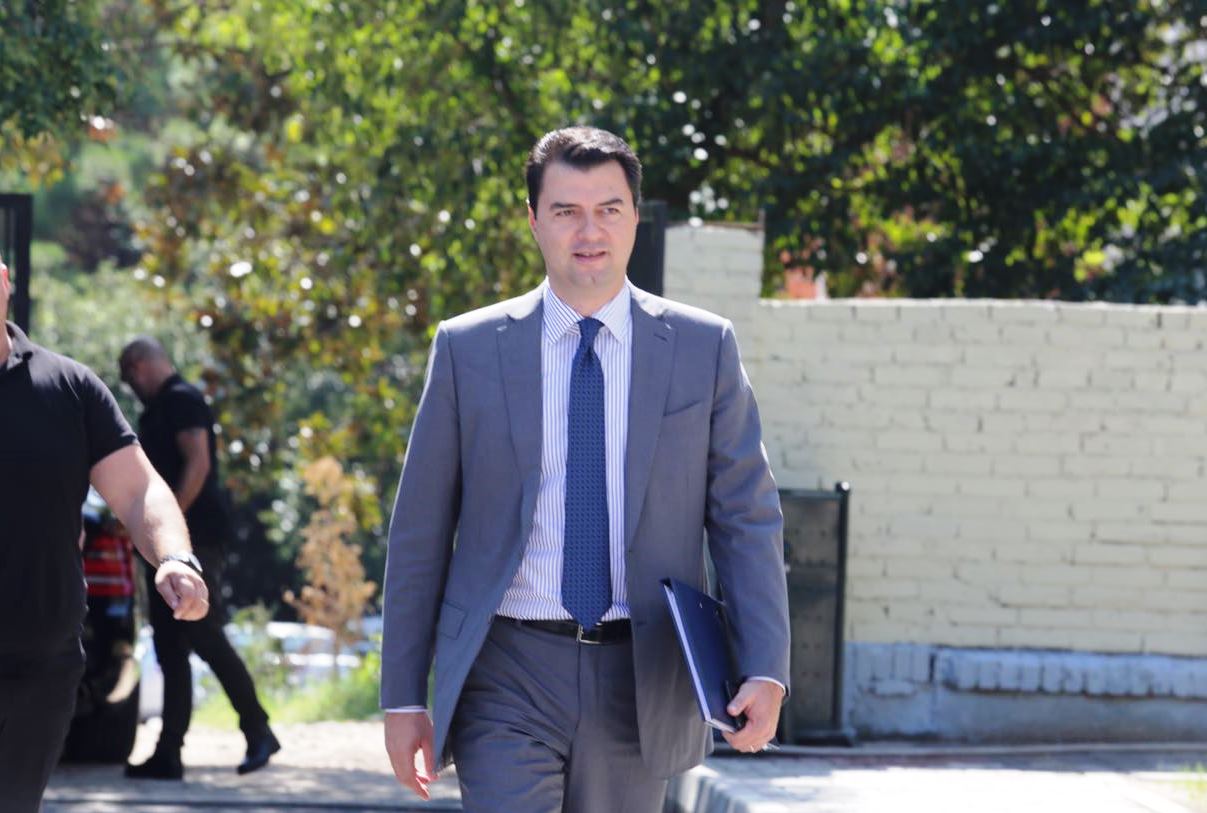 Basha flet për herë të parë pas kritikave të Berishës: Gjithçka transparente