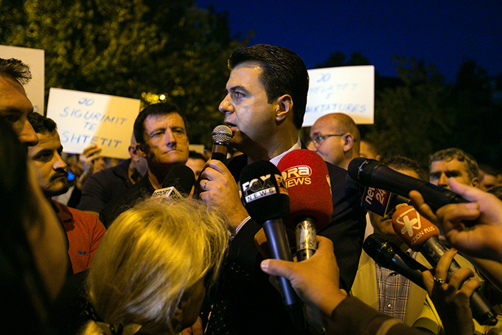 FOTO/ Ruçi zgjidhet kryetar Kuvendi, reagon për herë të parë Basha