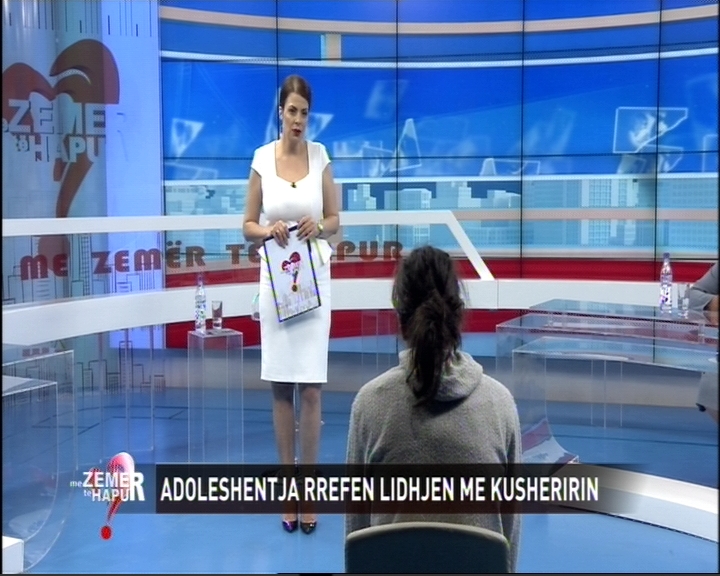 Vajza lind fëmijën e kushëririt, nëna: E mori me forcë në hotel, i mori dhe lekët