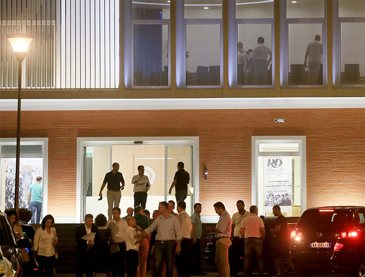 VIDEO/ Debatet në kryesinë e PD – Valbona Mezini ju drejtua Jemin Gjanës: Ti je i kohës së…