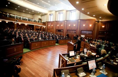 Sot, seancë e jashtëzakonshme në Parlamentin e Kosovës