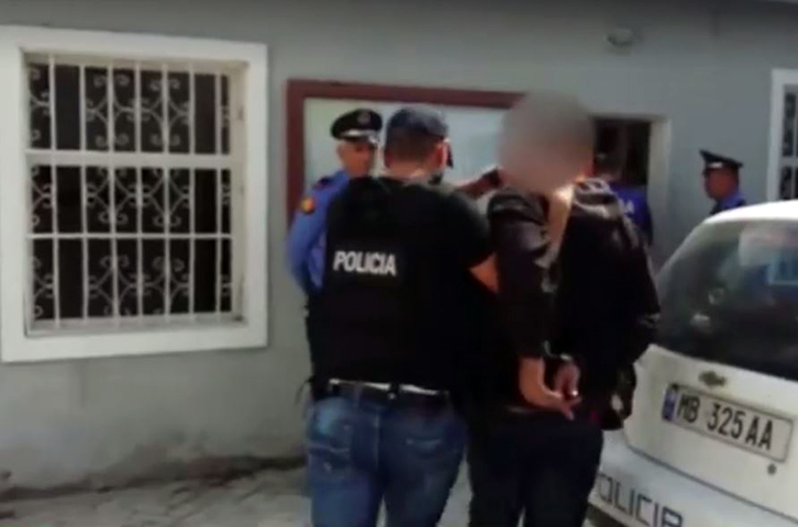 VIDEO & EMRA/ Skrapar, gjendet drogë e madhe, arrestohen dy persona