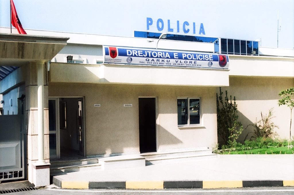 FOTO & EMRI/ Elbasan, kush është biznesmeni i njohur që përplasi policinë me makinë të blinduar