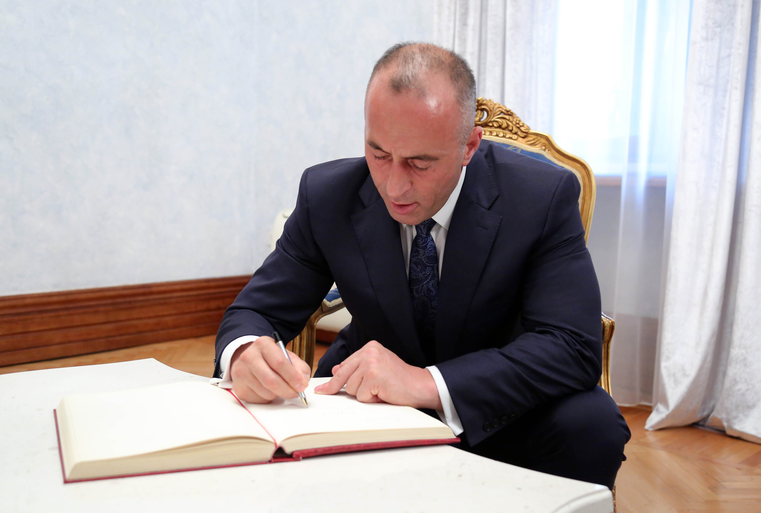 FOTO GALERI/ Ramush Haradinaj bën bashkë Gramoz Ruçin dhe Edi Palokën