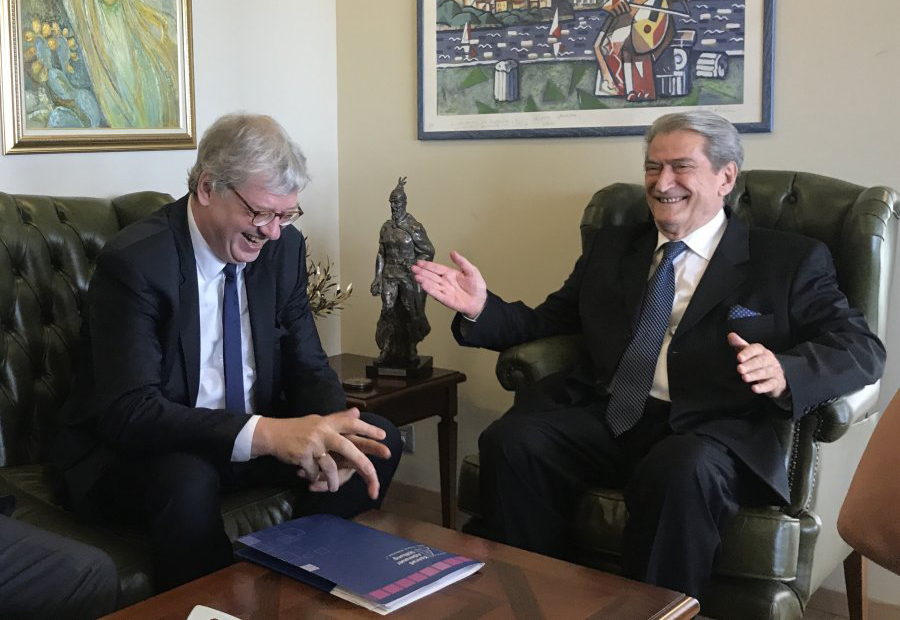 FOTO GALERI/ Berisha pret në takim Hans-Joachim Falenski: Përballë një mazhorance të kapur nga krimi dhe korrupsioni, një opozitë e fortë