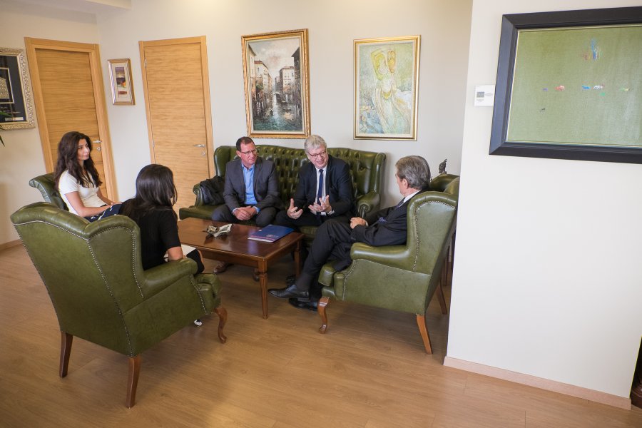 FOTO GALERI/ Berisha pret në takim Hans-Joachim Falenski: Përballë një mazhorance të kapur nga krimi dhe korrupsioni, një opozitë e fortë