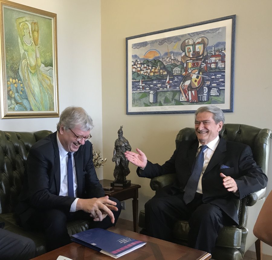 FOTO GALERI/ Berisha pret në takim Hans-Joachim Falenski: Përballë një mazhorance të kapur nga krimi dhe korrupsioni, një opozitë e fortë