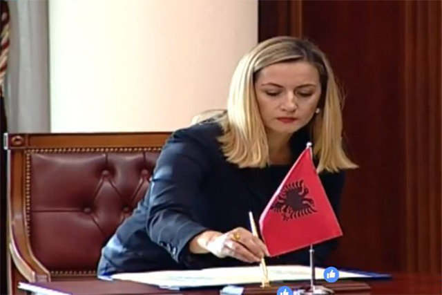 Reforma administrative, zëvendëskryeministrja: Ja kush mund ti shpëtojë largimit nga puna