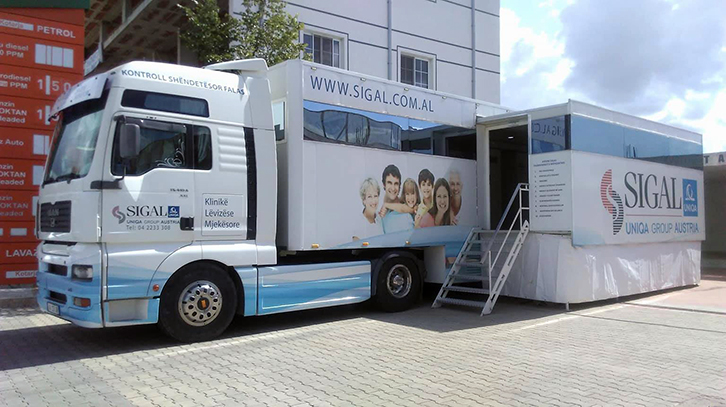 FOTO/ Klinika Lëvizëse SIGAL UNIQA shërbime mjekësore falas në Kamëz