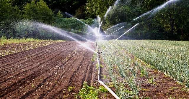 Dokumenti, kush është pronar toke do paguajë taksë ujitje s’ka rëndësi nëse e përdor apo jo shërbimin