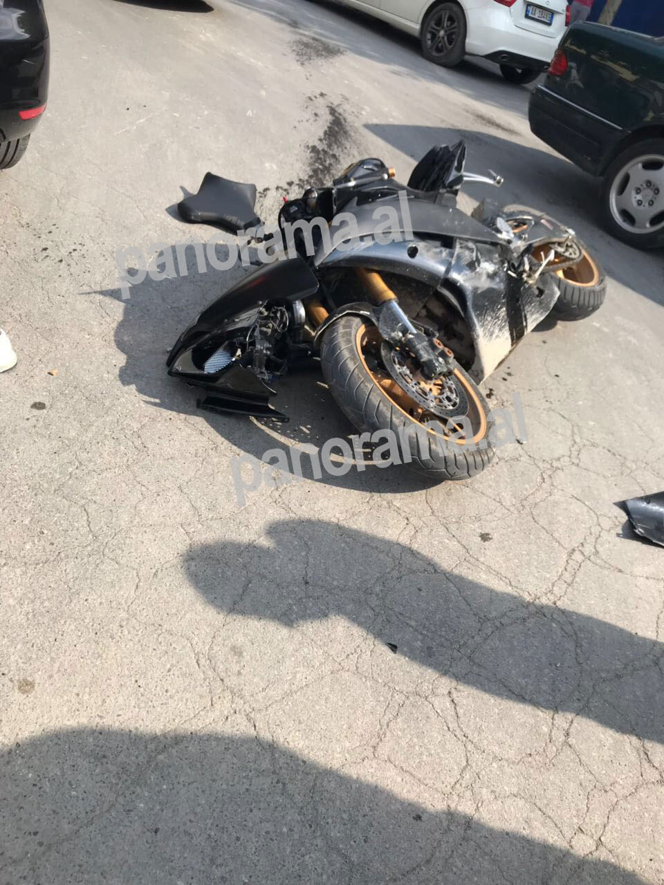 FOTO/ Aksident i rëndë në Misto Mame, një person i plagosur