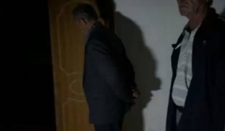 DËSHMITË/ Djegia e trinjakëve, të ëmës i ra të fikët sa mbërriti në banesë, flasin bashkëfshatarët