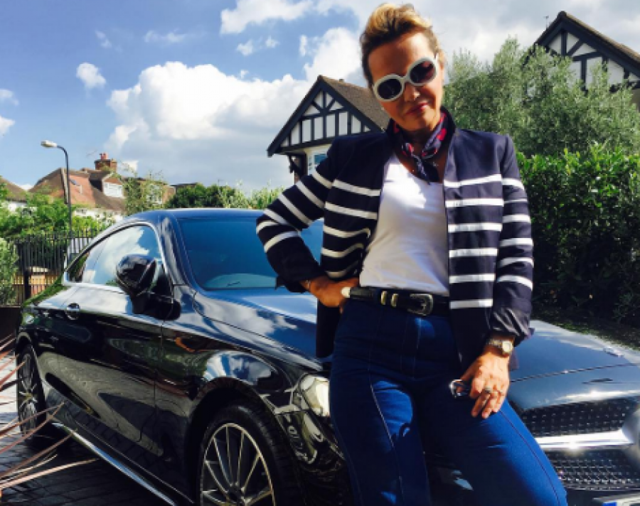 Nëna e Rita Orës mund sëmundjen e rëndë