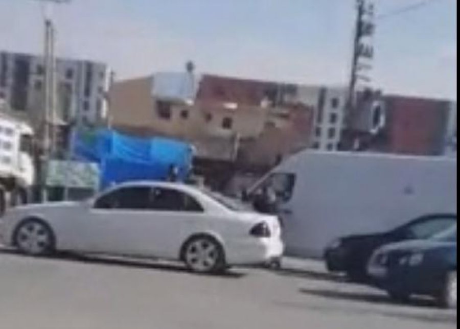 FOTO/ Plas sherri me grushte e të shara në zonën e Astirit