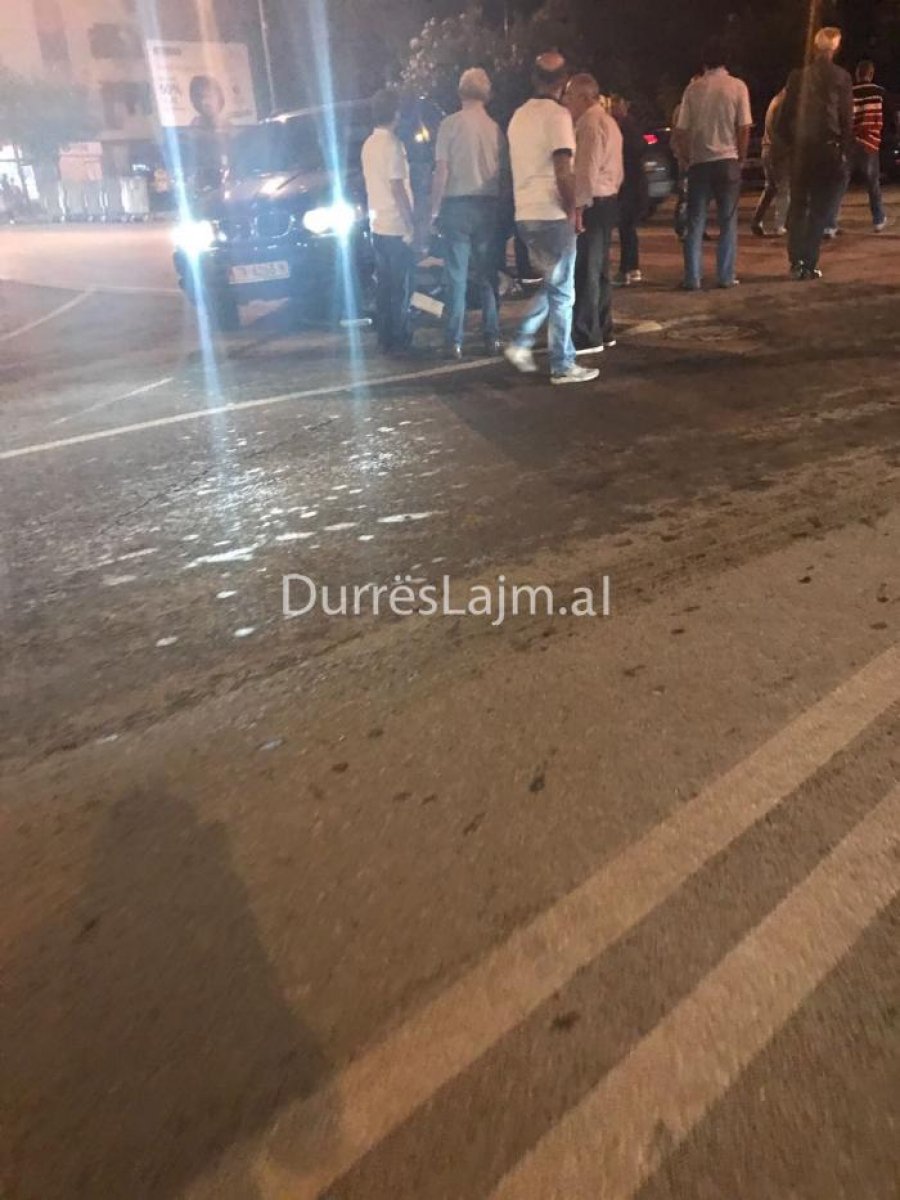 VIDEO/ Aksident, i moshuari me biçikletë përfundon nën rrotat eX5