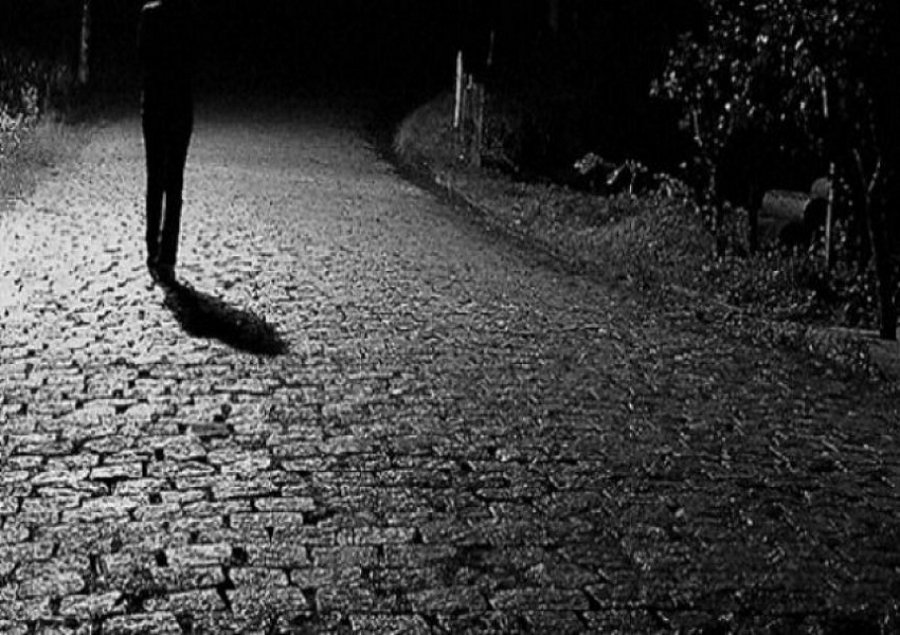 Elbasan, 27 vjeçarja s’bëhet e gjallë prej tre ditësh, nëna e denoncon në polici