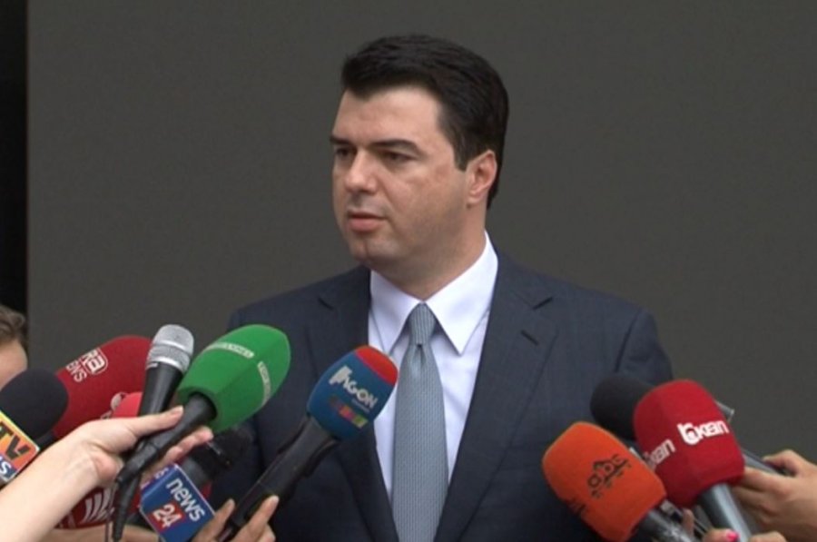 VIDEO/ Lulzim Basha ne Parlament, ja çfarë tha për mediat