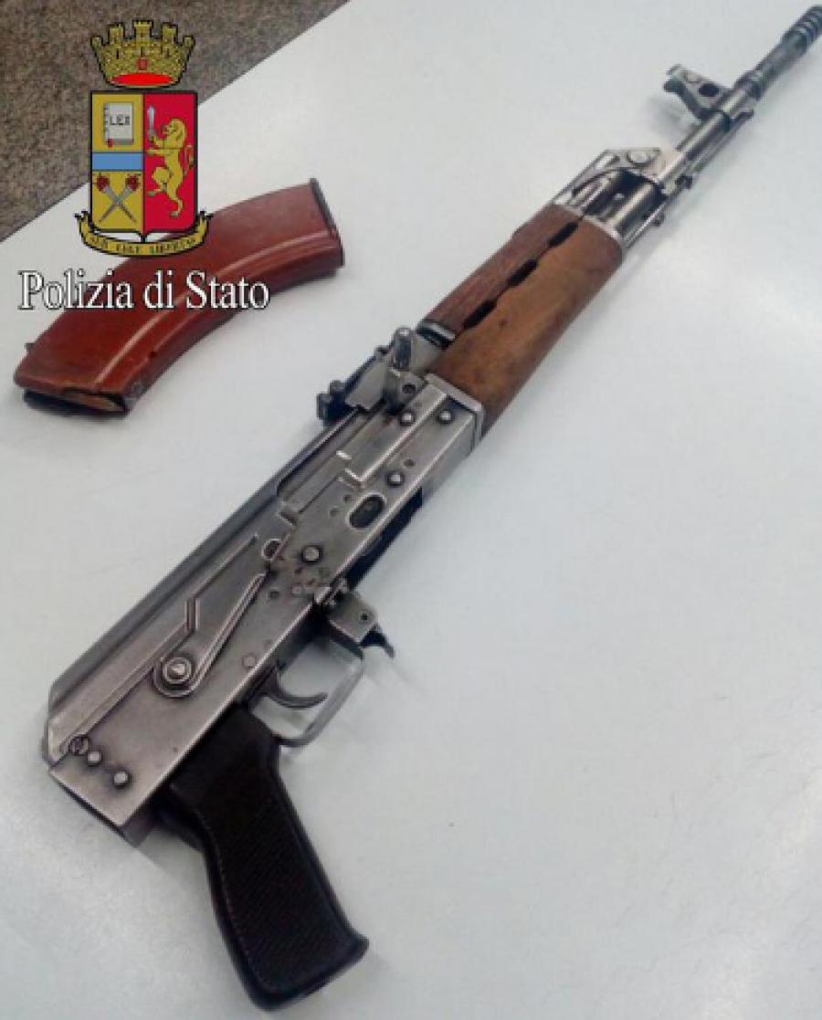 Arrestohet me automatik në dorë italiani, do vriste dy shqiptarë