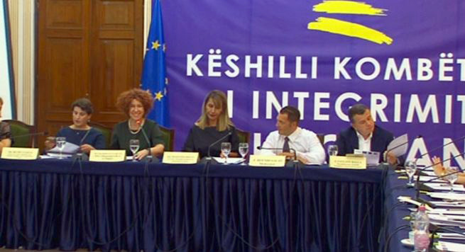 Vlahutin më në fund e pranon dhe pohon: Integrimi në BE varet nga lufta kundër krimit dhe drogës