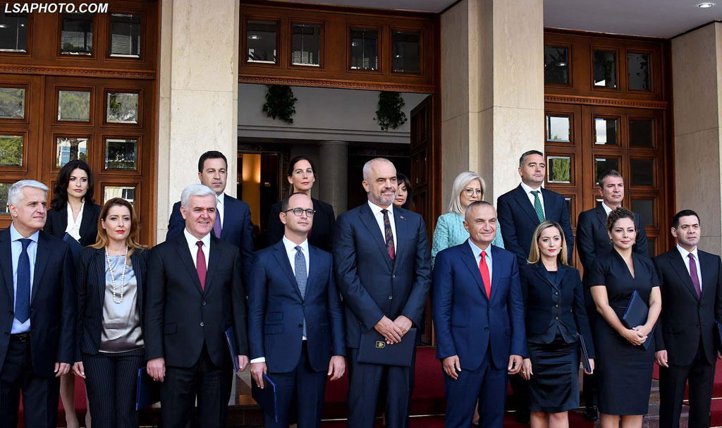 Qeveria e majtë premton uljen e taksave për më të pasurit e më të pasurve