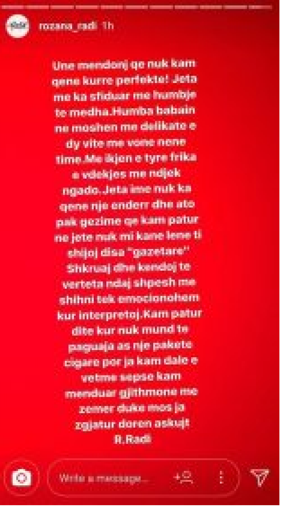 FOTO/ Trondit këngëtarja shqiptare: Nuk kam pasur para as për një paketë cigare