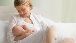 Çfarë duhet të konsumojnë nënat me fëmijë në gji