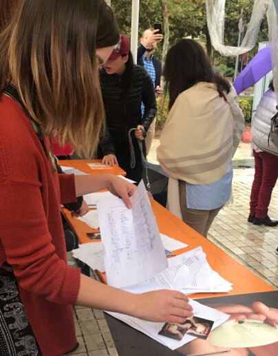 Tmerri në Kuçovë, nis mbledhja e 20 mijë firmave për mbrojtjen e kafshëve