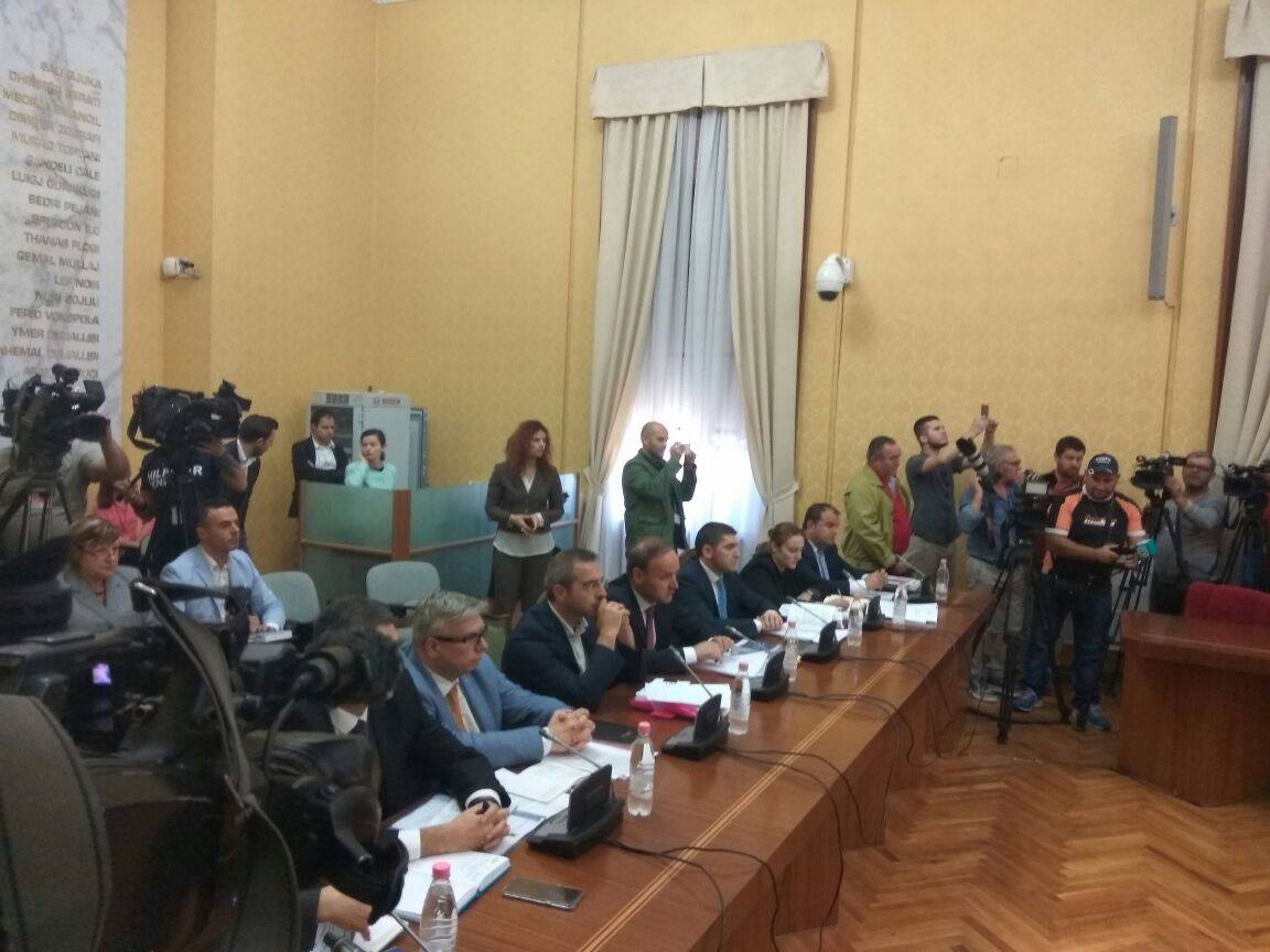 Tahiri merr në pyetje prokurorët, a është kjo një strategji?!