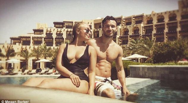 Kjo grua i theu penisin të dashurit të saj duke bërë seks