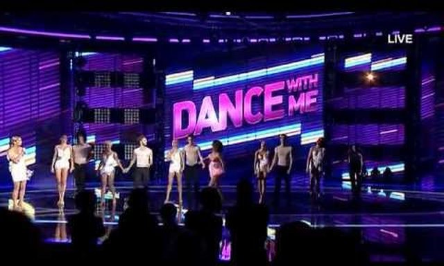 FOTO/ Tentuan të fusnin femra dhe alkol, dy konkurentët e DWM i përzënë nga hoteli