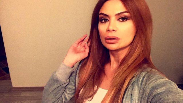 Këngëtarja seksi i thotë lamtumirë muzikës