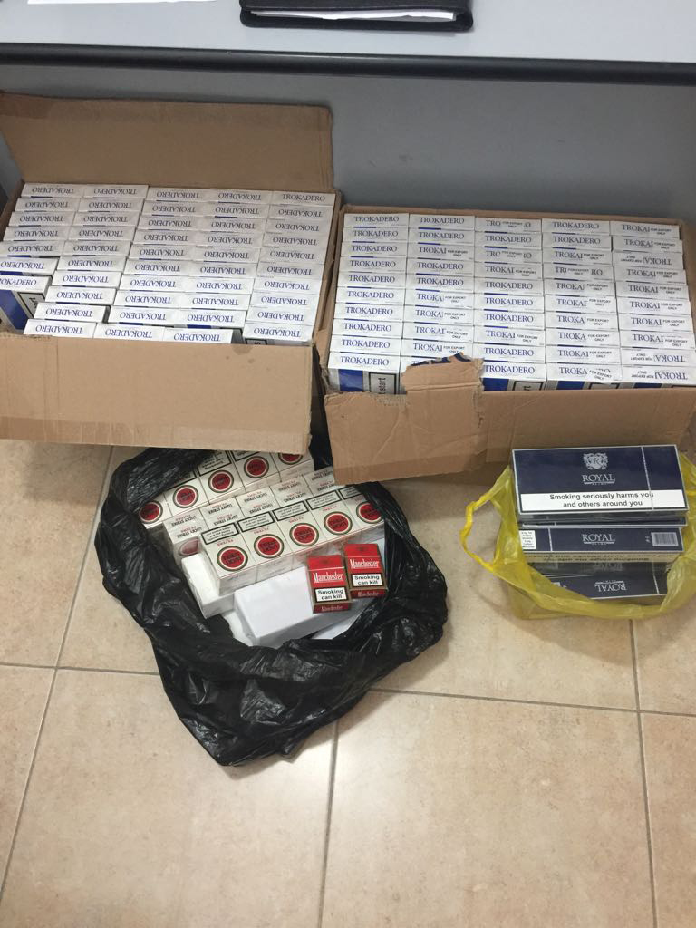 EMRI & FOTO/ Durrës, “Smoking” prangos kontrabandistin përsëritës, tregtonte mallra pa pullë e faturë