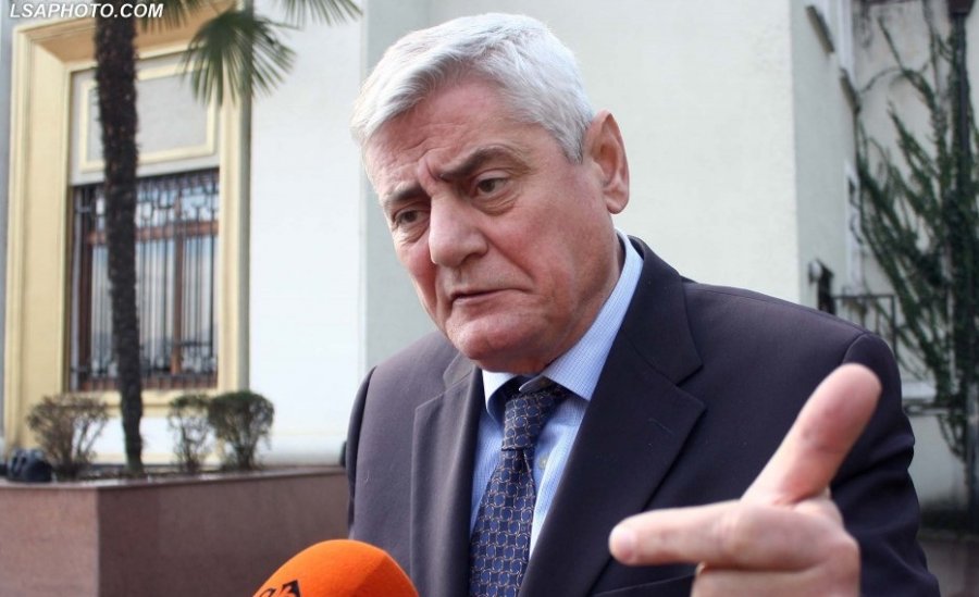 BATUTA/ Dash Shehi: Amerika voton Donald Trump…, shqiptarët zgjodhën Edi Ramën!