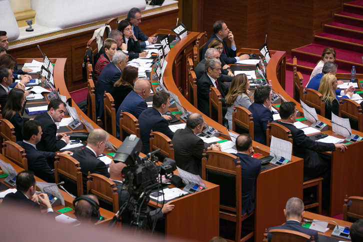 Basha komenton sulmin e kryeministrit ndaj gazetarëve:  Rama i sëmurë psikik, i marrë peng nga Tahiri