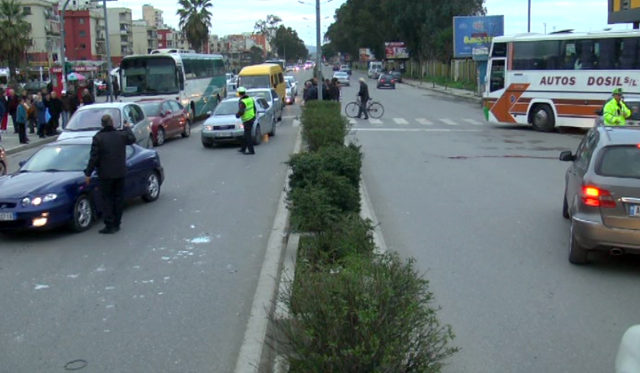 Durrës, dy aksidente, plagosen nëna me foshnjën dhe një grua tjetër
